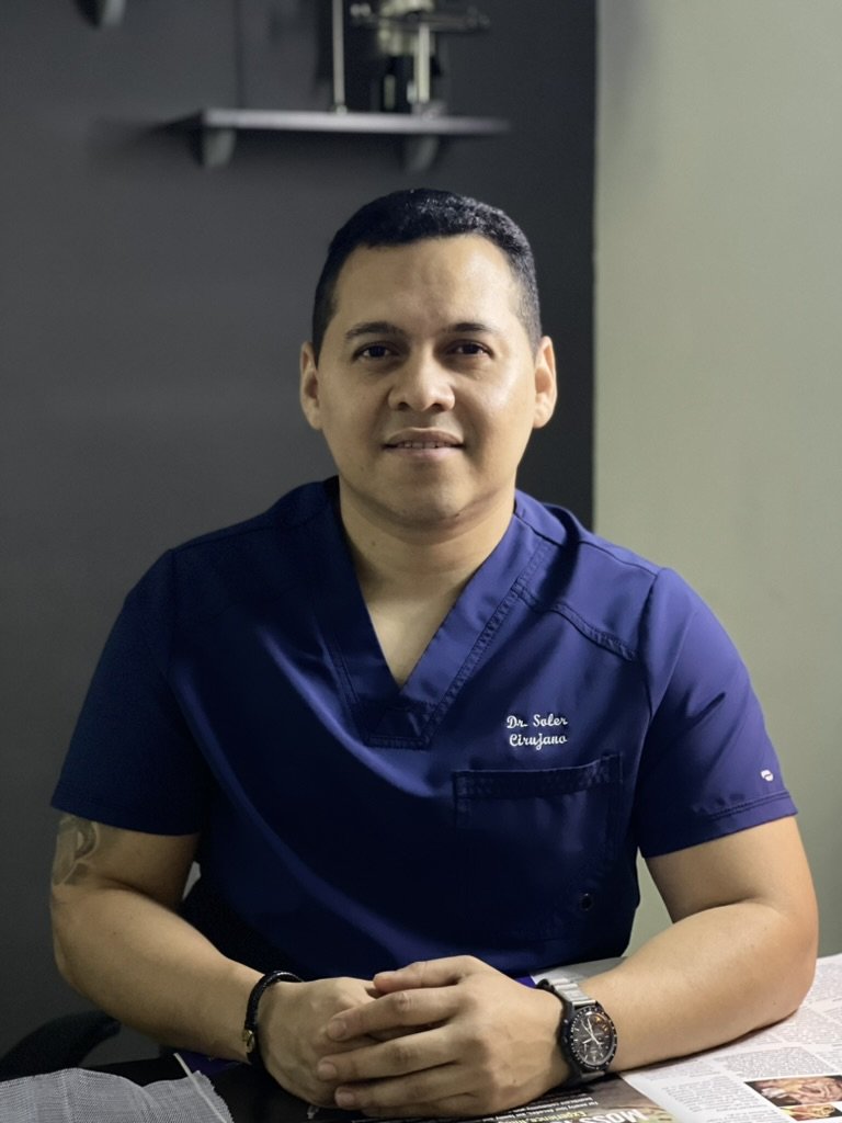 Dr. Omar Soler, cirujano general FACS